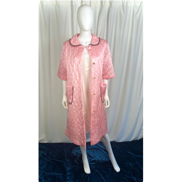 Vintage 60’s ‘Hamilton by Sears’ Quilted Bed Jacket Coat in Pink - Belted - S/M - Picture 7 of 12